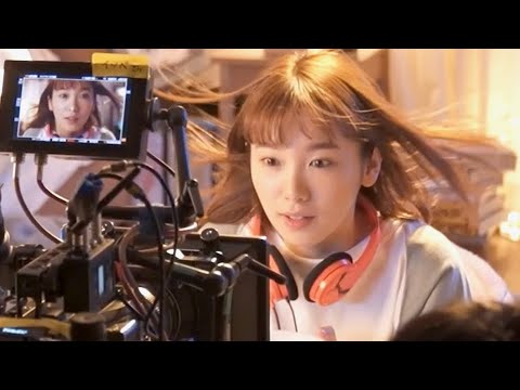 飯豊まりえ、ドアップときめきショットに照れる/辛ラーメンCM