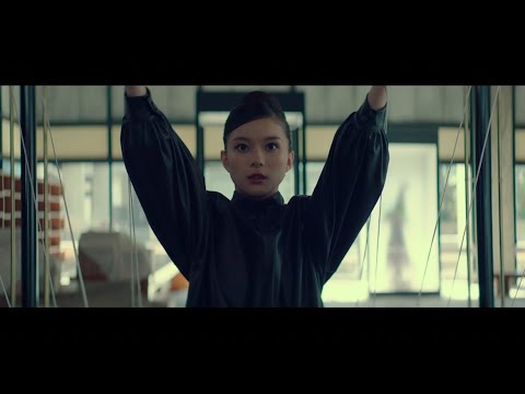 芳根京子、映画『Arc』の重要シーンを公開!”あやつり人形風の装置”に挑む 映画『Arc アーク』本編映像