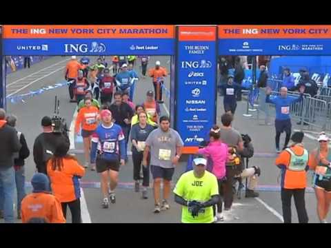 Ayaka Komatsu (小松彩夏) finishes 2013 New York City Marathon
