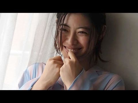 飾らない素顔、撮影の裏側を収めた!瀧本美織 2018カレンダーメイキング映像