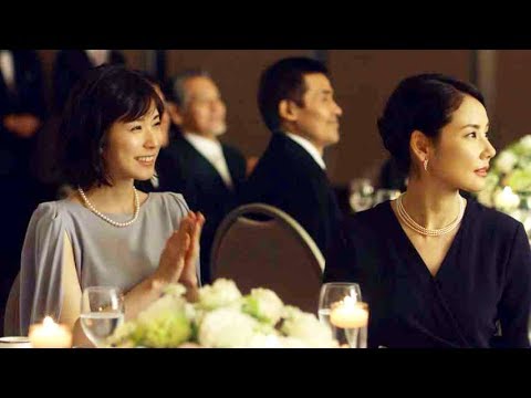 いとこの結婚式に参加した母・吉田羊と娘・松岡茉優/トヨタホーム新CM1