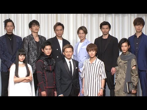 ISSA、仮面ライダーに変身!