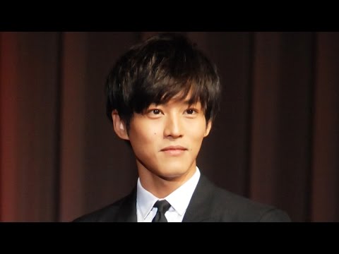 松坂桃李、私服はダサい? 『第44回 ベストドレッサー賞』授賞式