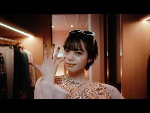 平手友梨奈と旅する、シャネル N°5ヒストリー| ELLEgirl