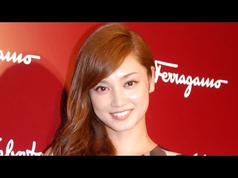 平愛梨、理想の男性は「田崎真也さん」 『CUSTOMIZE YOUR OWN VARA & VARINA POP-UP-STORE』オープニングプレスプレビュー
