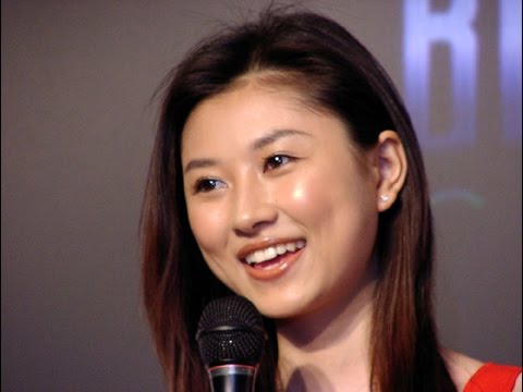 女優・菊川怜 体調不良で「とくダネ!」途中退席 冒頭では笑顔も…