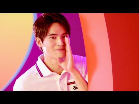 岡田健史、こっそり耳打ち!畠山愛理のジャンプにビックリ/明治SAVAS CM