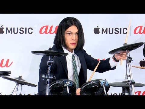 中川大志の「細杉くん」、見事なドラムさばき(CM 意識高すぎ!高杉くん/松本穂香 ヤバイTシャツ屋さん)