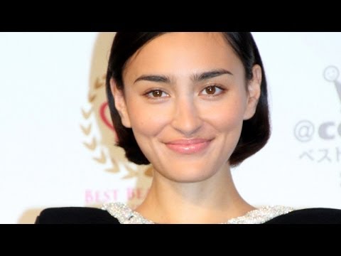 長谷川潤、モデル部門で受賞 「2013年ベストビューティストアワード」(1)