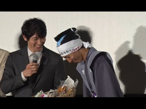 佐々木蔵之介お殿様のために本当の参勤交代!? 映画『超高速!参勤交代』舞台挨拶