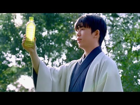 本木雅弘の問いに藤井聡太が美しい立ち姿で答える/サントリー「伊右衛門」CM