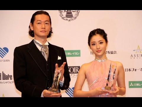 石原さとみ「こだわりました」 「ベストフォーマリスト2012」授賞式