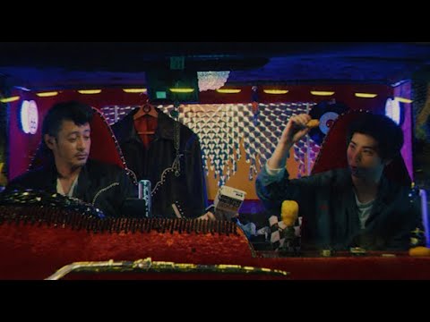 オダギリジョー&村上虹郎、ギラギラのデコドライバーに搭乗!まるで兄弟のような距離感に注目『マクドナルド スパイシーチキンマックナゲット黒胡椒ガーリック』CM