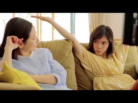 吉田羊&松岡茉優、カメラが回ると一瞬であの「娘と母親」に/トヨタホームCMメイキング