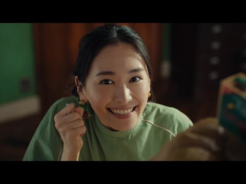 新垣結衣が“激レア”キャラ「カカオを愛しすぎている人」に!明治「チョコレート効果」新CM&メイキング