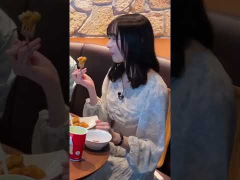 【鈴木絢音】ママとファミレスに来た子供みたいなんだなん :)【乃木坂46】