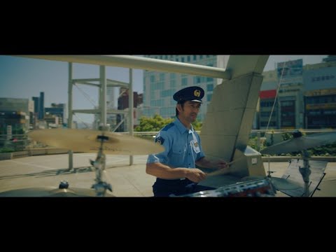 阿部寛、警官姿でドラムを披露!清野菜名・磯村勇斗・高杉真宙らとの演奏姿にうるっ 映画『異動辞令は音楽隊!』予告映像