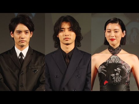 山崎賢人&三吉彩花&赤楚衛二ら、中国語であいさつ(授賞式 WEIBO /山崎賢人 三吉彩花 赤楚衛二)