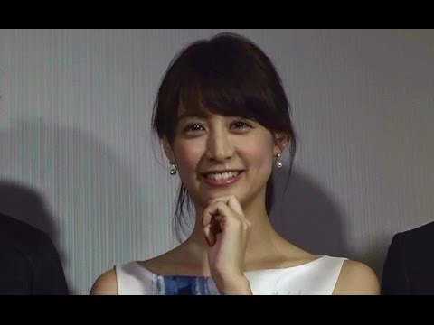 山本美月 照明トラブルに客を気遣う優しさ 「彼氏役のパンツ一丁に慣れた!」 映画「東京PRウーマン」完成披露舞台挨拶