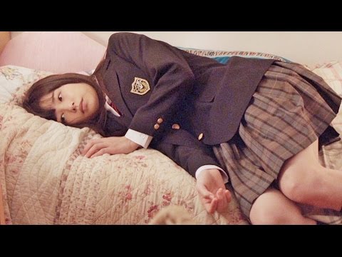 「岡山の奇跡」桜井日奈子 制服姿でベッドにゴロン!その理由とは?白猫プロジェクト新CM