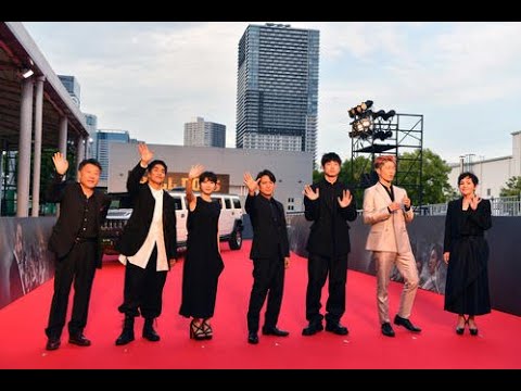 最新ニュース – 岡田准一が主演映画「ヘルドッグス」Jプレミアで坂口健太郎や松岡茉優らとレッドカーペットに登場