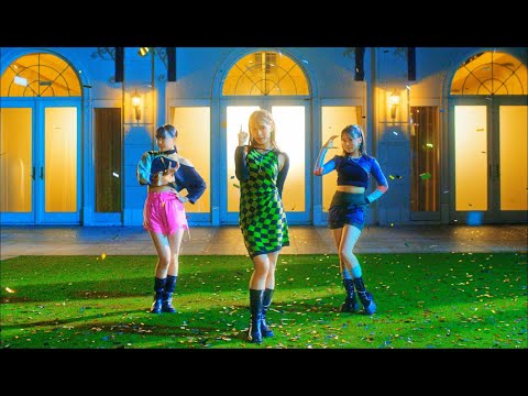 iScream "Catwalk" (Music Video)