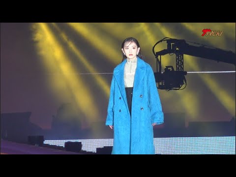 元乃木坂46・生駒里奈、コムドットやまとの妹・せいらが大人の秋冬コーデでランウェイに登場!『Rakuten GirlsAward 2022 AUTUMN/WINTER』