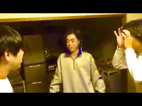 変なノリを太朗に見せつける畠中と柏木と居候