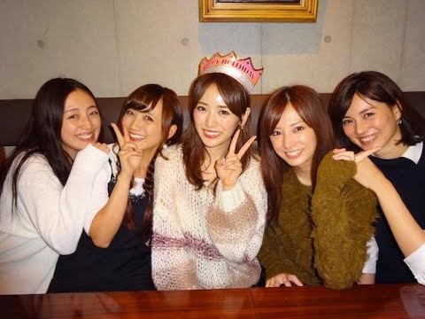最新ニュース – 小松彩夏が泉里香の誕生日を祝福、恒例の”戦士会ショット”公開に反響