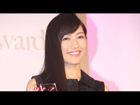 AKB48渡辺麻友、黒髪ロングで「ザ ベスト オブ ビューティー」に 「The Beauty Week Award 2014」(1)