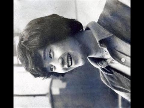 ✅ 多くのヒット曲を手掛けてきた筒美京平さん。デビュー曲『ラブ・ショック』(1977年)で一緒に仕事をした俳優、川崎麻世(57)がその死を悼んだ。川崎はいう。「デビ…