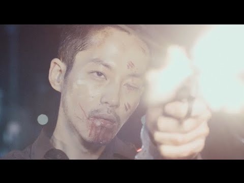 松坂桃李、優等生刑事から豹変!”まわりは全員敵”激しいアクション披露 映画『孤狼の血 LEVEL2』キャラクター動画(日岡編)公開