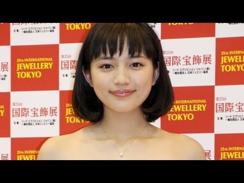 川口春奈、髪を20センチばっさりでさっぱり