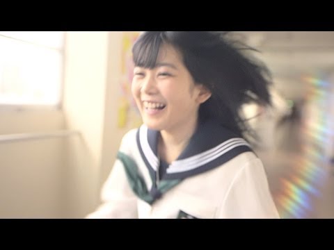 尾関梨香(欅坂46)主演 フルーティオ「学校の廊下ですれ違う先生を「お母さん!」と間違えて呼び、 気まずい空気になった尾関だが、 フルーティオを噛んで爽快に笑顔で廊下を… 」 つぶやきCMグランプリ