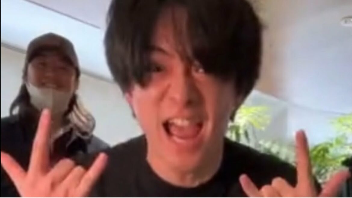 最年少が筋肉に人格を乗っ取られました