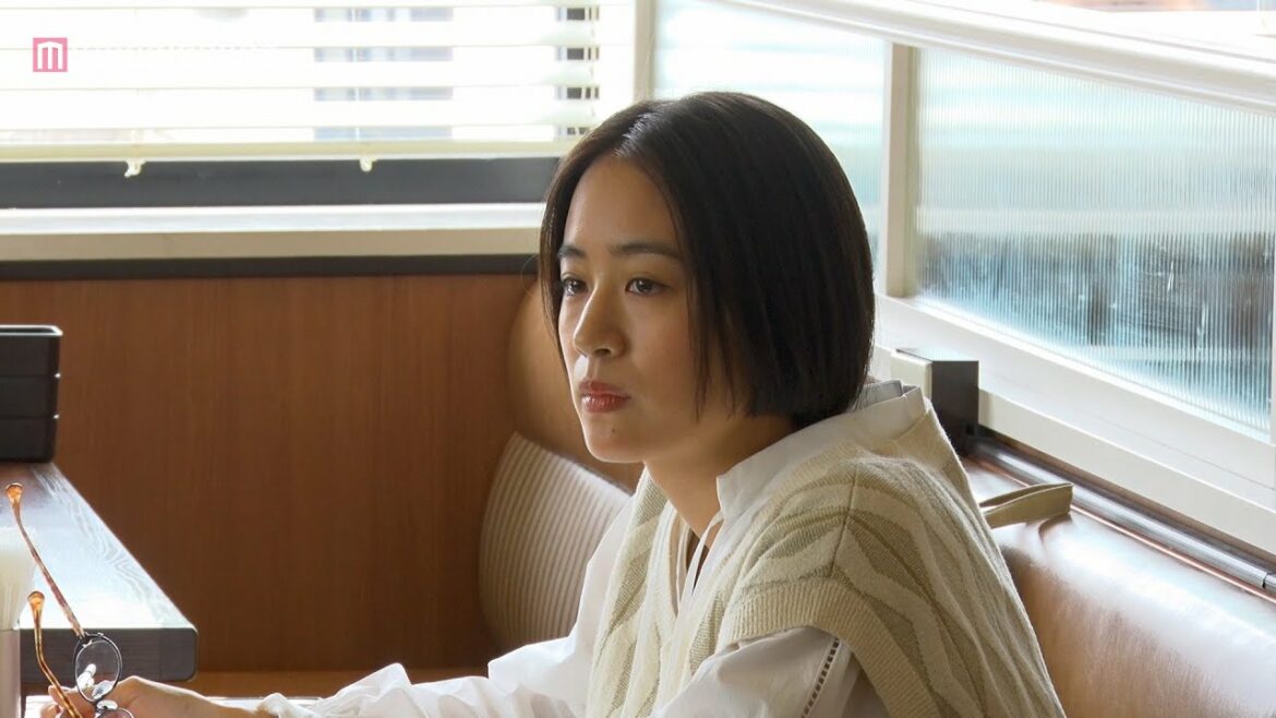 石橋静河が鈴木京香、東京03飯塚、古川琴音演じる”南波家”とすれ違い!? 三井住友カード新TVCM「やさしい街」篇+メイキング