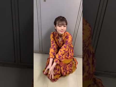 井口綾子 突然の谷間アピール