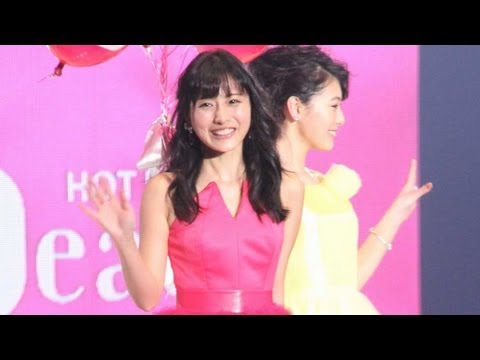 石原さとみ、早着替え披露 「東京ランウェイ 2013 S/S」