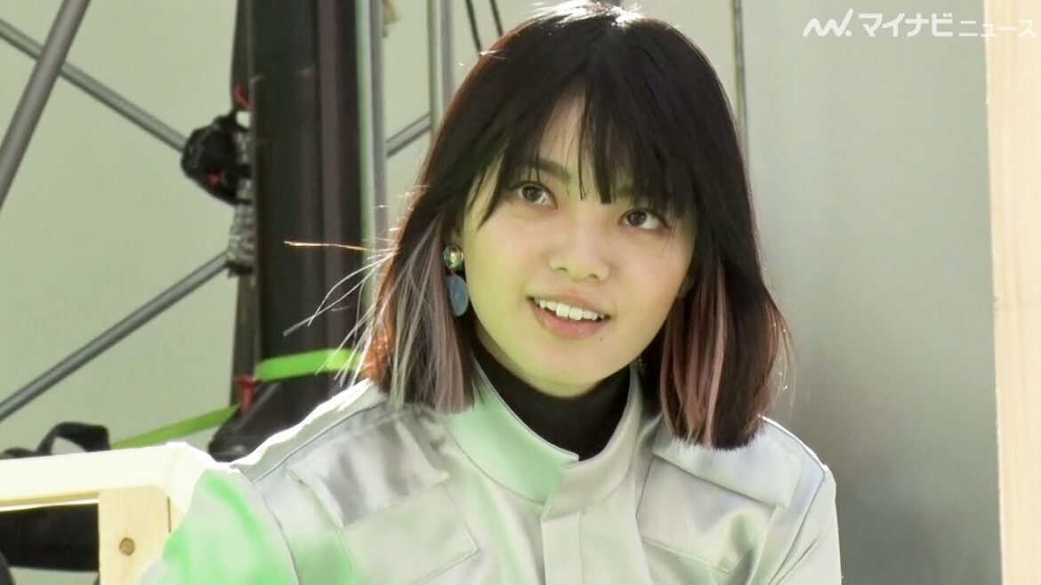 平手友梨奈、”宇宙人ヒラテ”演じる!撮影中にふと見せる微笑みも注目 サントリーコーヒー「クラフトボス」新CM&メイキング・インタビュー映像公開