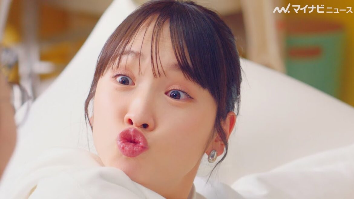 川栄李奈、「ムッ」おちゃめな顔がかわいい!自身の動きに合わせ実況も挑戦 「ローソンウチカフェ」新CM公開