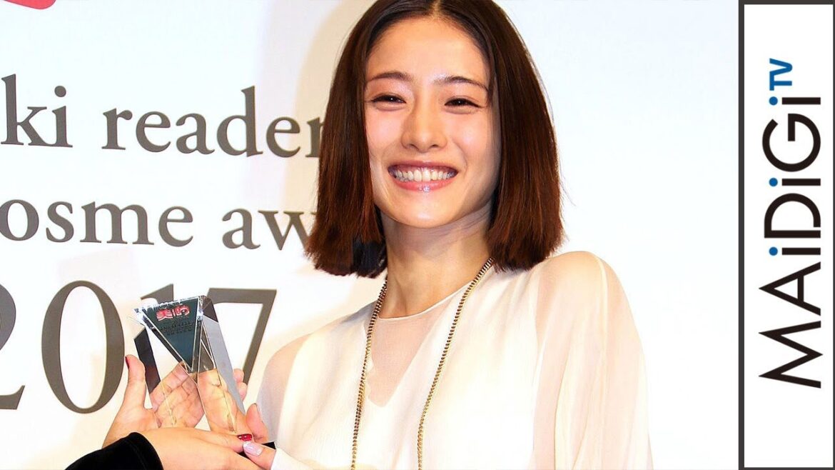 石原さとみ、3年連続「なりたい顔」選出で初の殿堂入り 「響きがいい」とご満悦