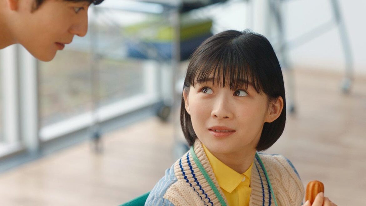 岡田将生&伊藤沙莉、“ひとくち”をめぐり心理戦 コミカルな掛け合い披露 マクドナルド新CM ひとくちチュロス「サクふわ」編