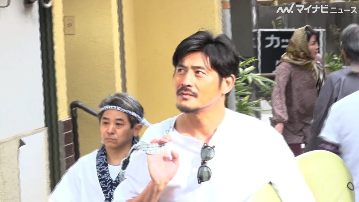坂口憲二、やっぱりサーフボードがよく似合う!海辺で少年のような笑顔を披露「サントリー生ビール」新CMメイキング&インタビュー映像公開