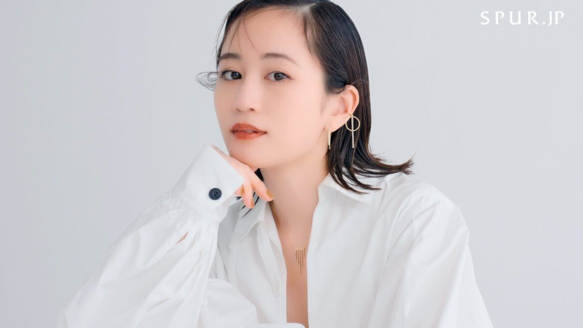 アーカーのダイヤモンドジュエリーに誘われて 前田敦子と輝く、春のはじまり