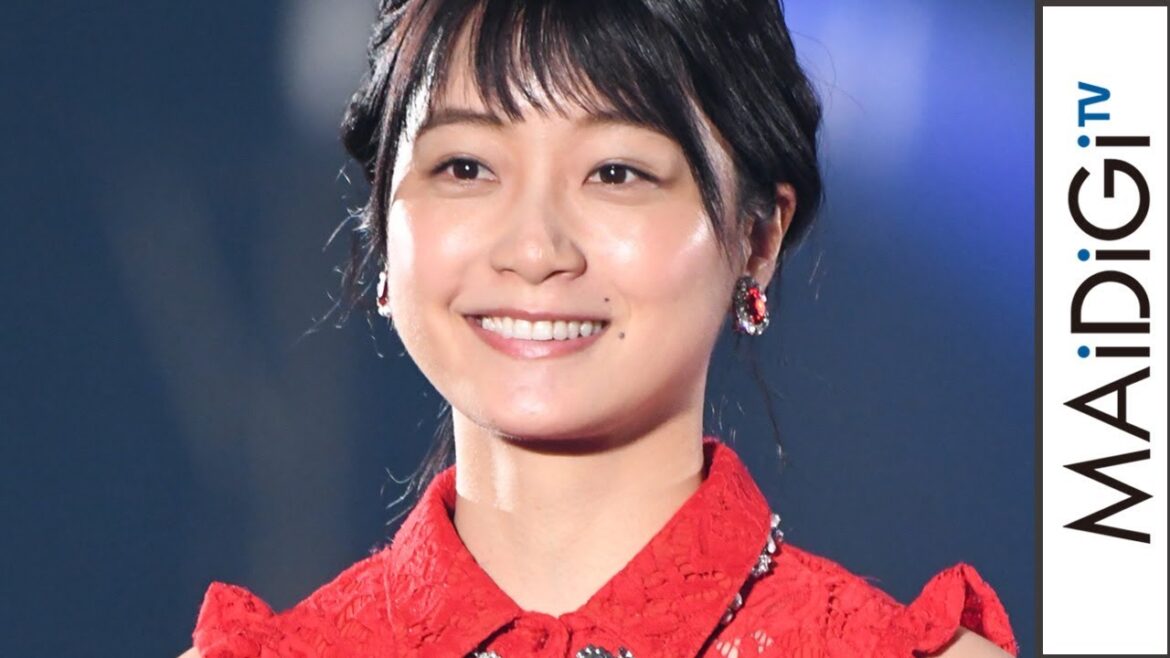 <TGC しずおか>深川麻衣、真っ赤なノースリワンピで華やかに
