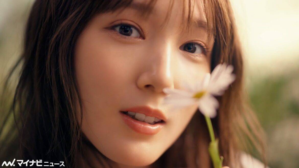 本田翼の顔面どアップが美しい!リラックスした表情で魅せる GLOBAL WORK新CM公開
