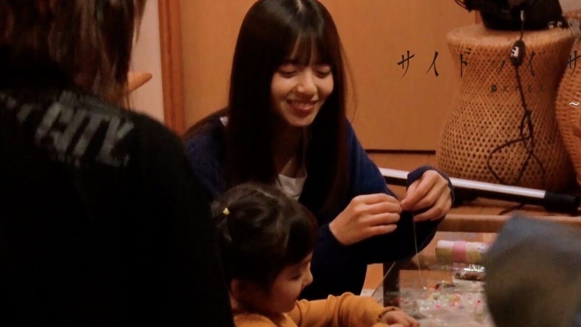 齋藤飛鳥、子役のかわいいNGにほっこり笑顔! 映画『サイド バイ サイド 隣にいる人』メイキング映像