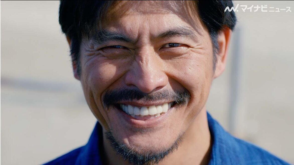 坂口憲二、海が似合うワイルドで爽やかな笑顔見せる EDWIN503 新CM 「ニッポンのジーンズ」坂口憲二編