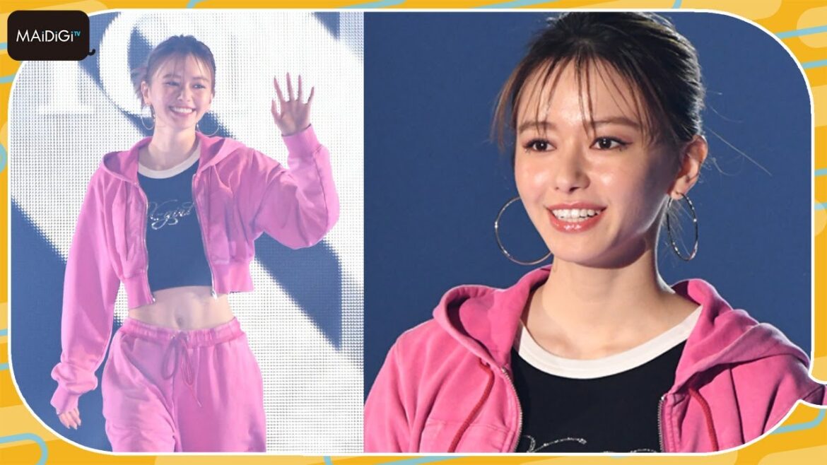 山本舞香、ほっそり美くびれを披露 TGCランウエー歩き投げキスも!