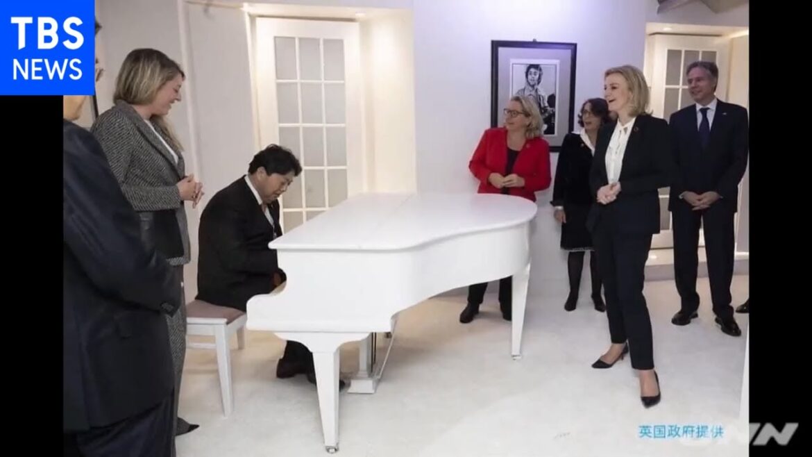 林外相 G7夕食会で「イマジン」を演奏 “ピアノ外交”デビュー